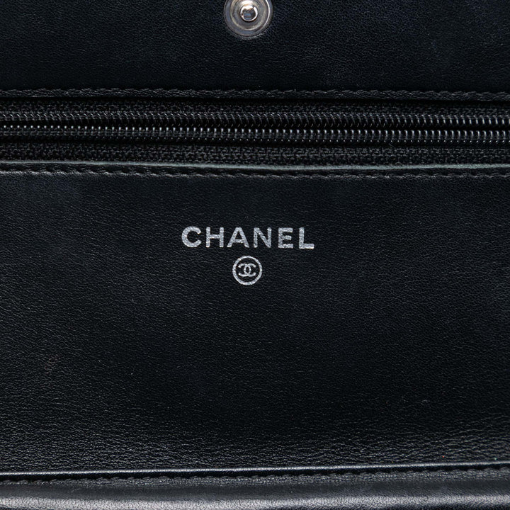 Chanel CC Matelassé Cuir verni Wallet on Chain