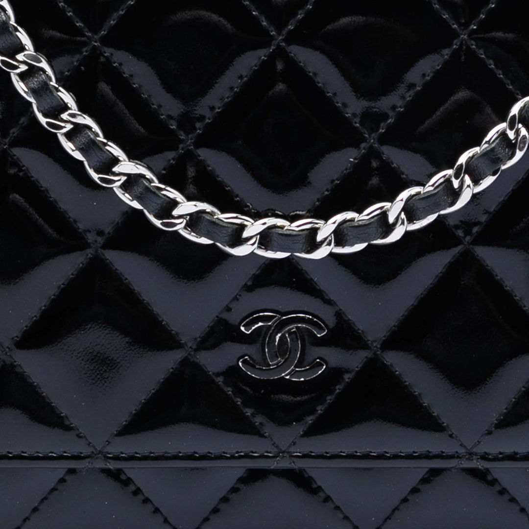 Chanel CC Matelassé Cuir verni Wallet on Chain