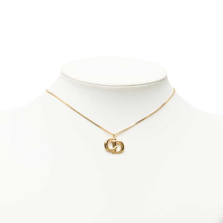 Dior plaqué CD Logo Pendant Collier Doré – vue 6 – GABY PARIS