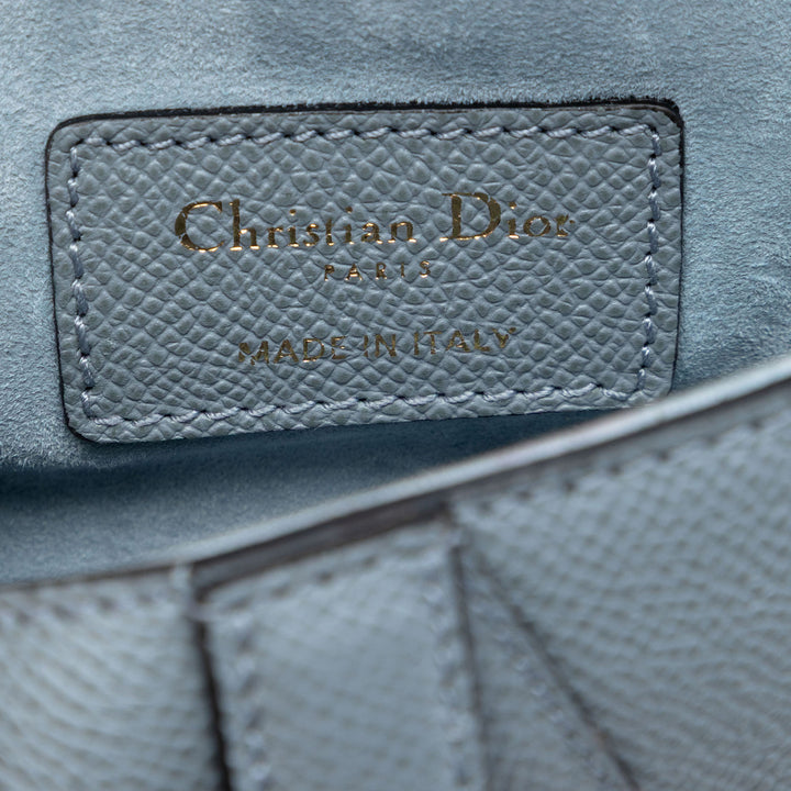 Dior Sac porté épaule grainé Saddle Cuir de veau grainé Bleu – vue 5 – GABY PARIS