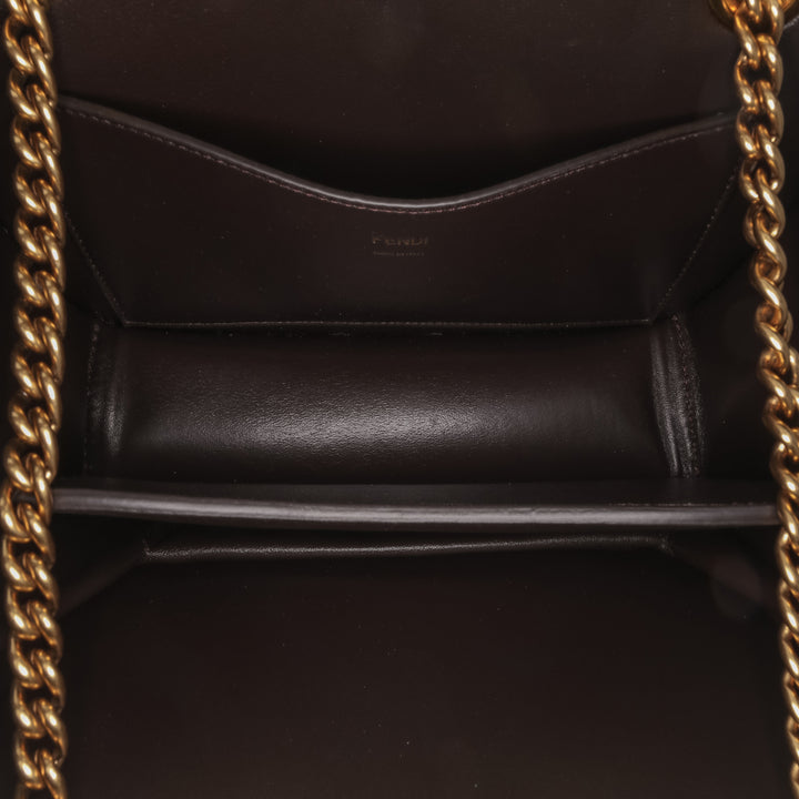 Fendi Cuir de veau Vitello King Nubuck Pequin Karligraphy Pocket Sac bandoulière