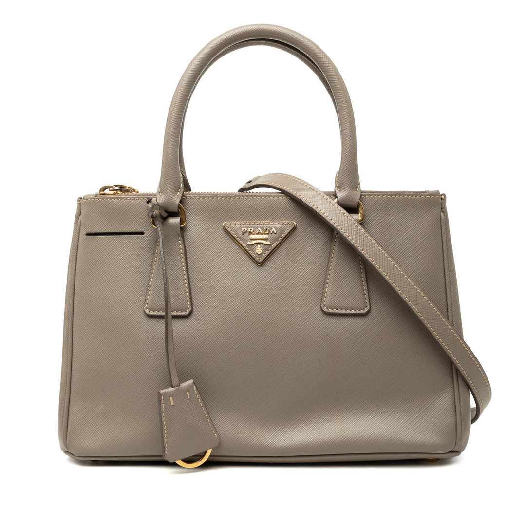 Prada Lux Galleria Double Zippé Sac Mini Saffiano Marron – vue principale – GABY PARIS