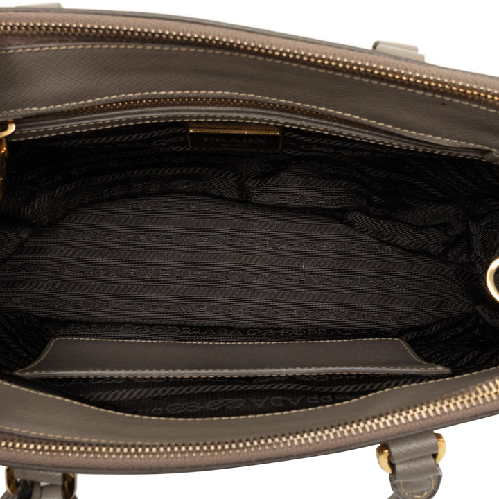 Prada Lux Galleria Double Zippé Sac Mini Saffiano Marron – vue 4 – GABY PARIS