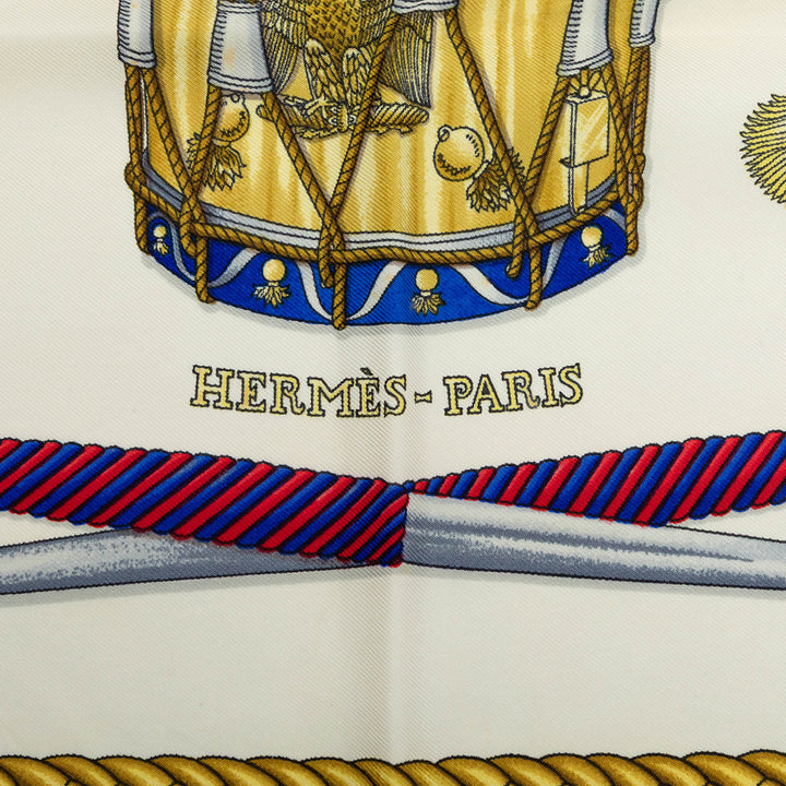 Hermès Les Tambours Foulard 90 Blanc – vue 3 – GABY PARIS