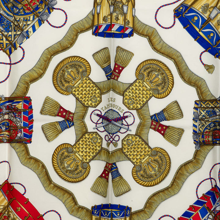 Hermès Les Tambours Foulard 90 Blanc – vue 8 – GABY PARIS