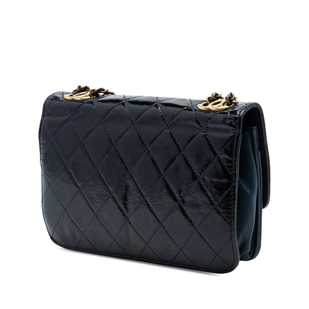 Chanel Matelassé Cuir verni et Cuir de chèvre CC Œillets Wallet on Chain