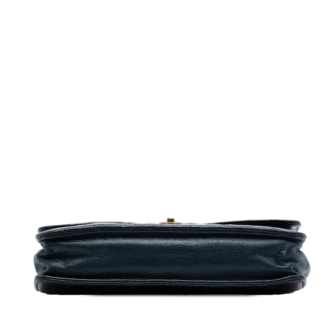 Chanel Matelassé Cuir verni et Cuir de chèvre CC Œillets Wallet on Chain