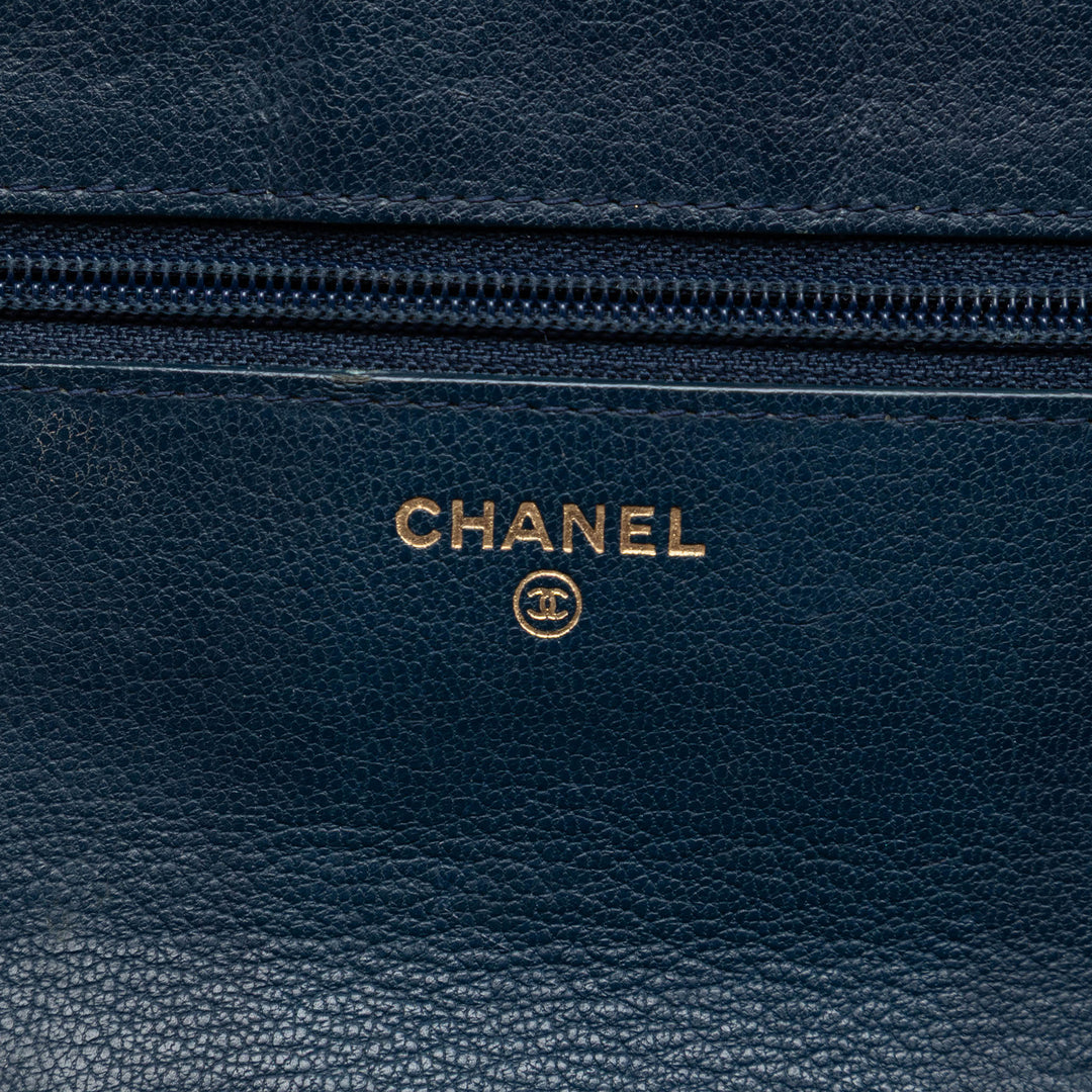 Chanel Matelassé Cuir verni et Cuir de chèvre CC Œillets Wallet on Chain