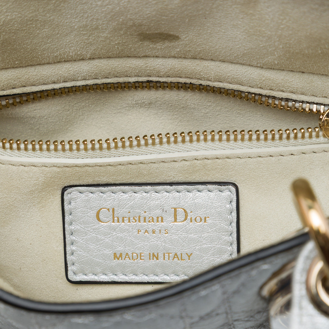 Dior Lady Dior Métallisé Cannage Souple Mini Cuir de veau Argenté – vue 5 – GABY PARIS