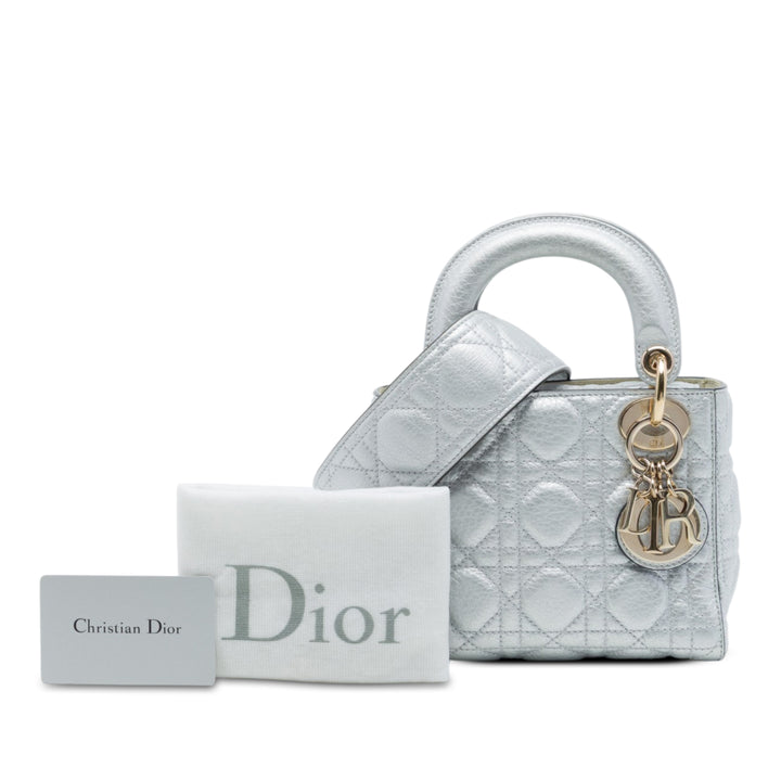 Dior Lady Dior Métallisé Cannage Souple Mini Cuir de veau Argenté – vue 7 – GABY PARIS