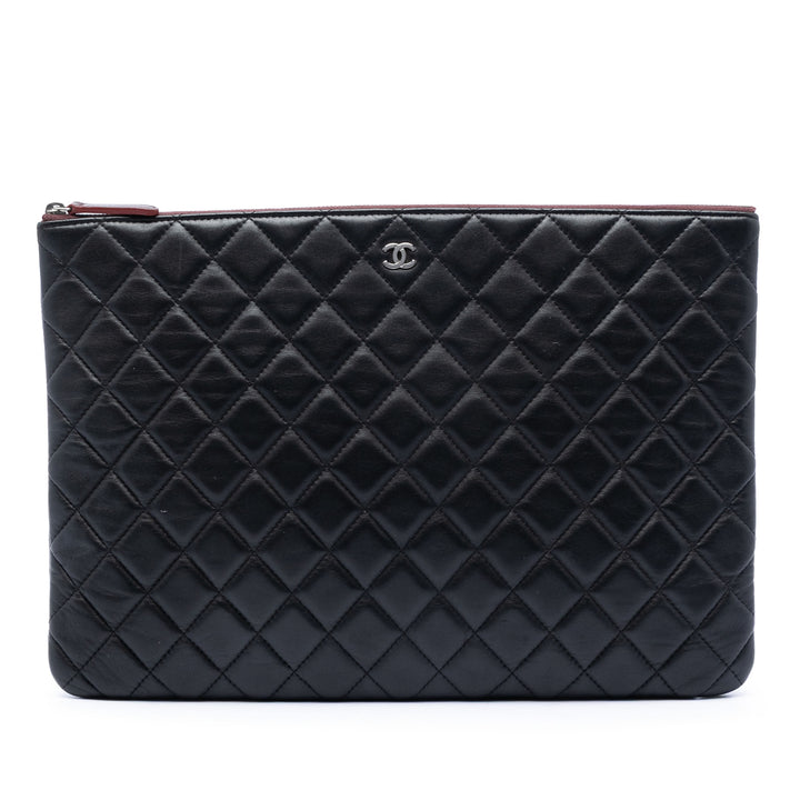 Chanel Large Matelassé Cuir d’agneau O Étui Pochette