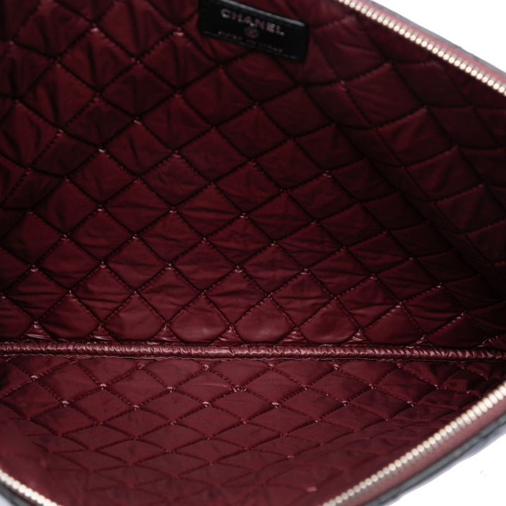 Chanel Large Matelassé Cuir d’agneau O Étui Pochette