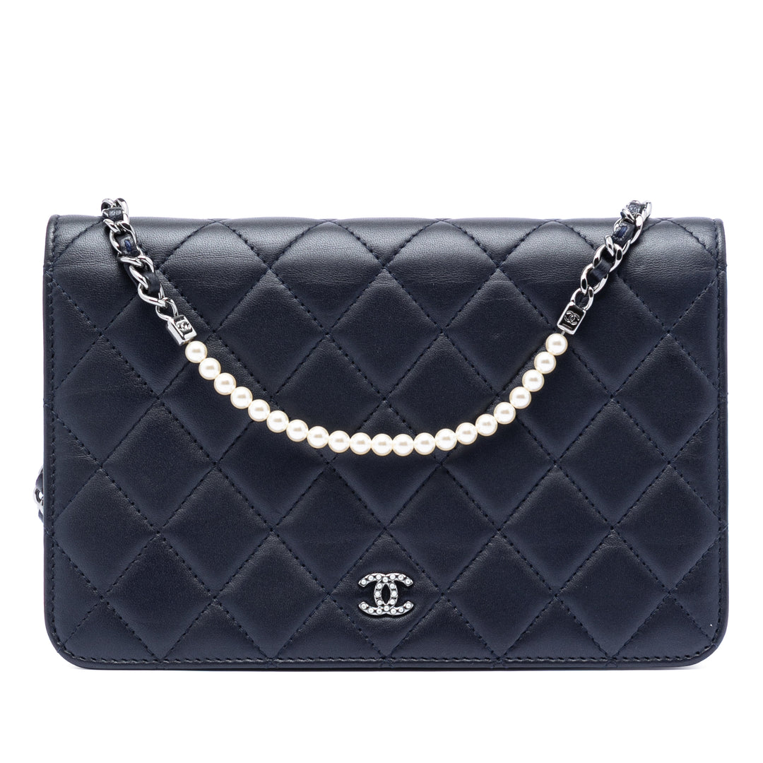 Chanel CC Matelassé Cuir d’agneau Perle Strap Wallet on Chain