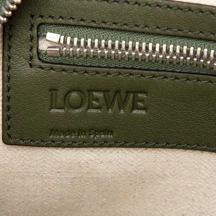 LOEWE embossé Anagram Cuir Wristlet Pochette