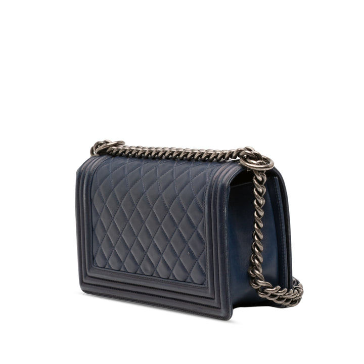 Chanel Matelassé Boy à rabat Moyen Cuir d'agneau Bleu