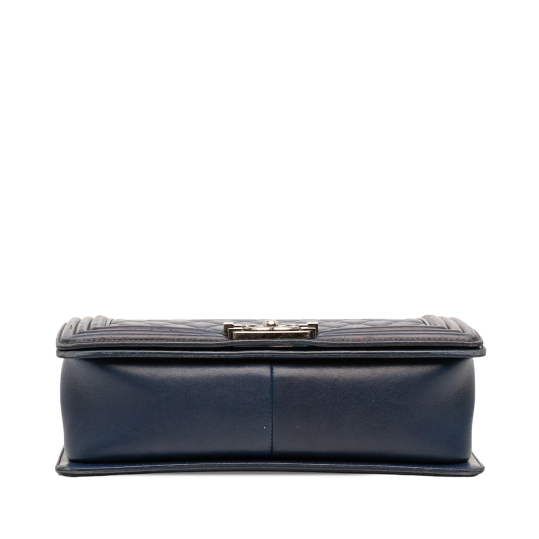 Chanel Matelassé Boy à rabat Moyen Cuir d'agneau Bleu