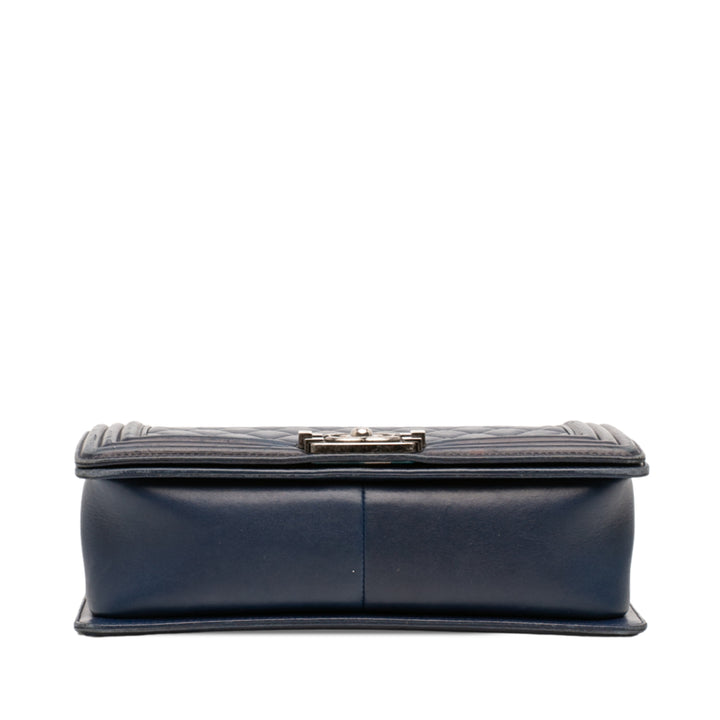 Chanel Matelassé Boy à rabat Moyen Cuir d'agneau Bleu