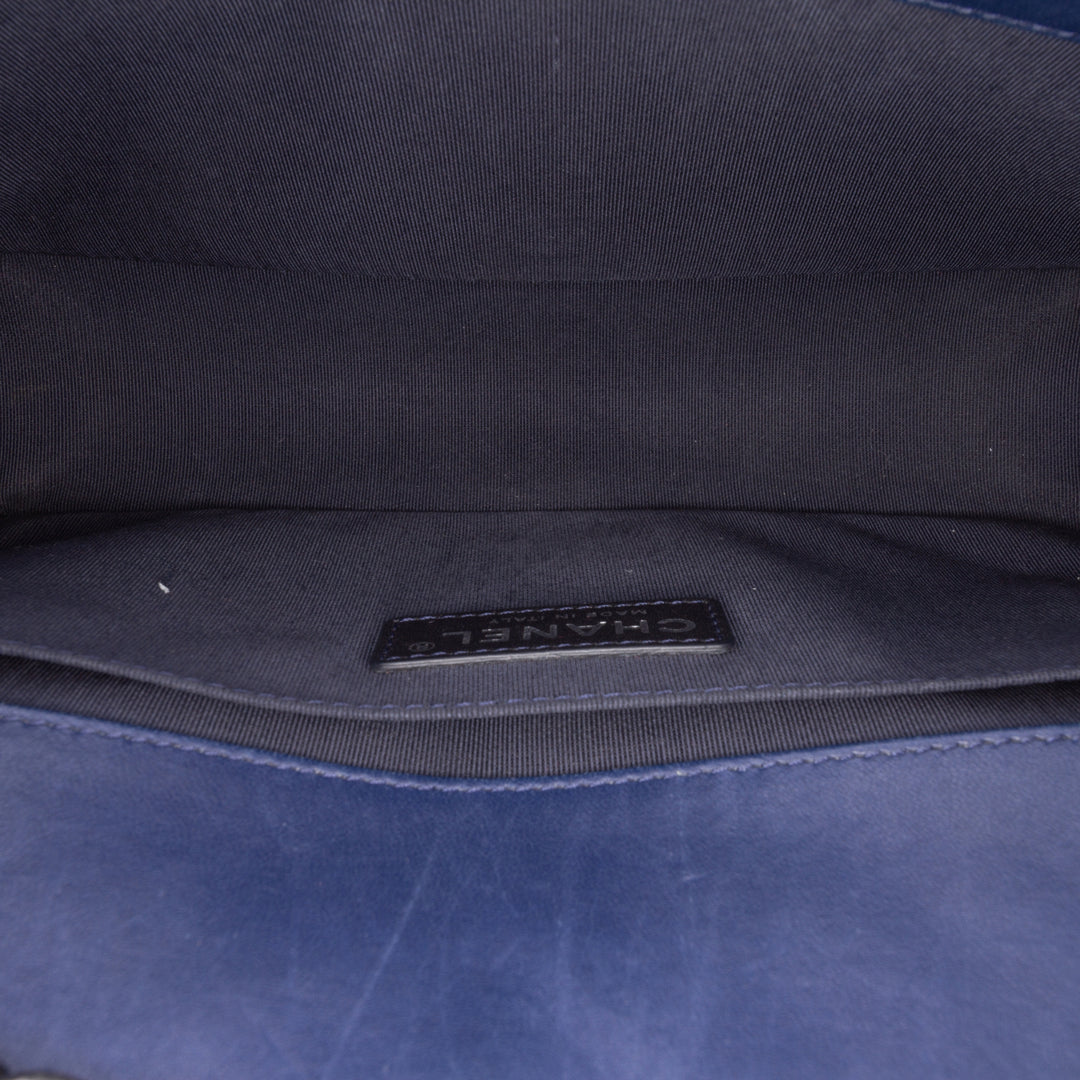 Chanel Matelassé Boy à rabat Moyen Cuir d'agneau Bleu