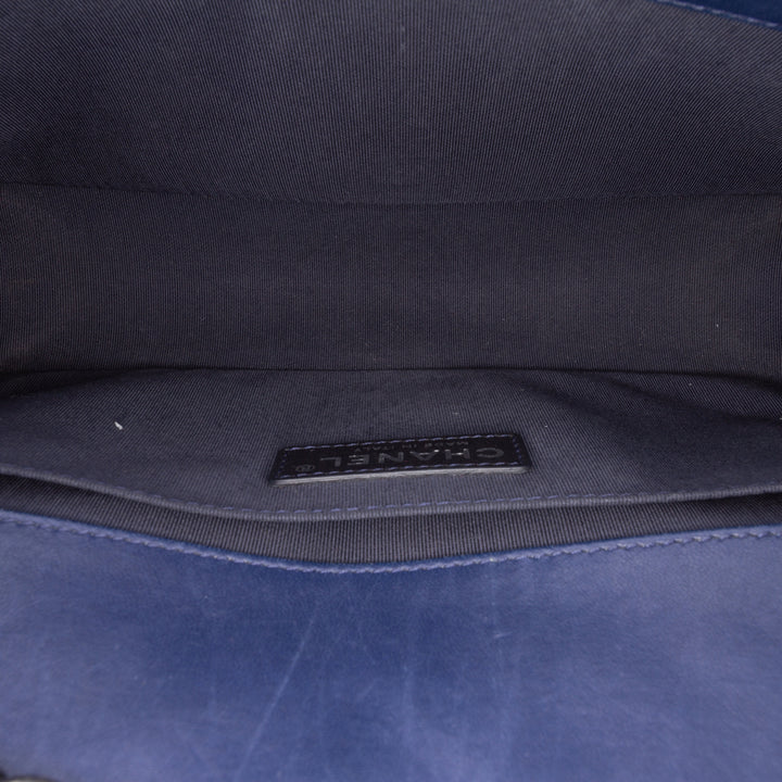 Chanel Matelassé Boy à rabat Moyen Cuir d'agneau Bleu