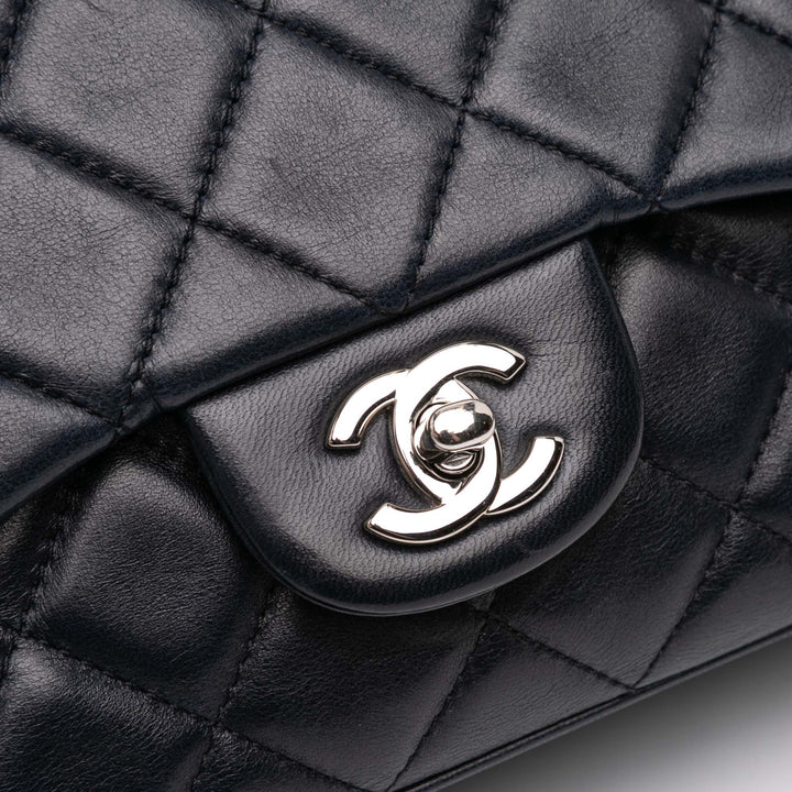 Chanel Medium Matelassé Cuir d’agneau 3 Accordion à rabat