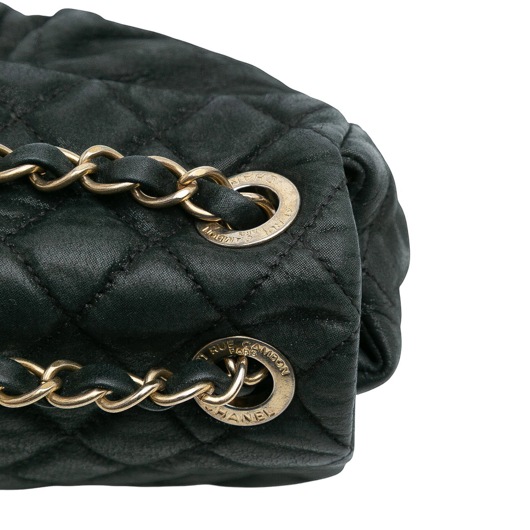 Chanel Quilted Cuir de veau Chic Quilt Flap Noir – GABY PARIS Authentique