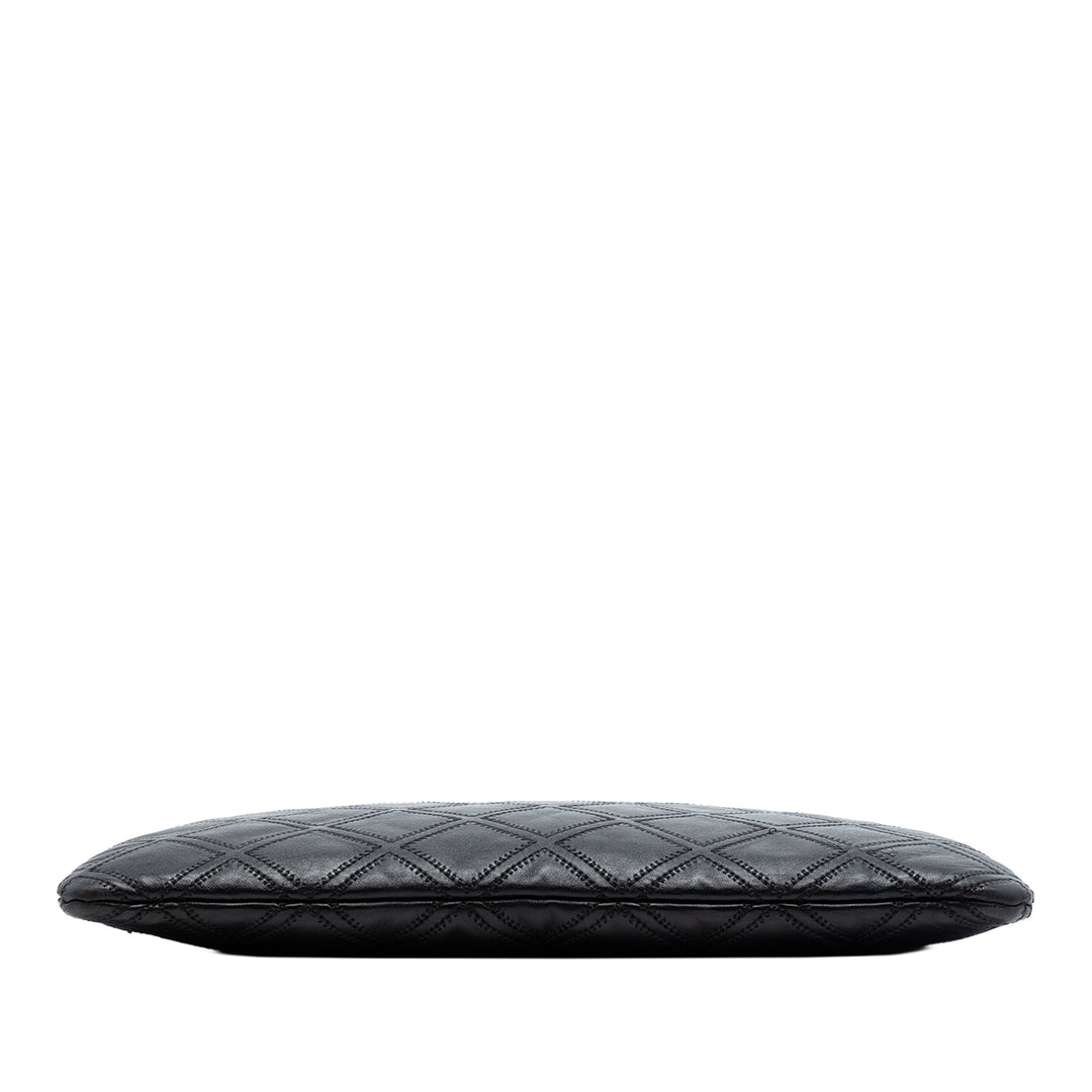 Chanel Large Matelassé Cuir d’agneau Double Stitch Pompon O Étui Pochette