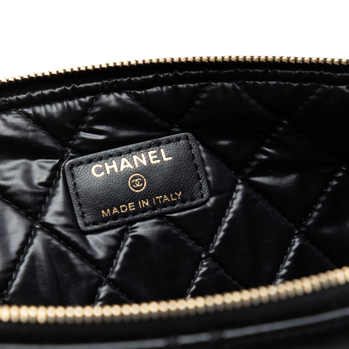 Chanel Large Matelassé Cuir d’agneau Double Stitch Pompon O Étui Pochette