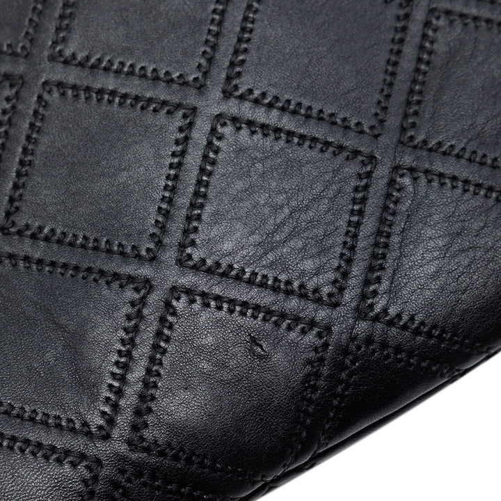 Chanel Large Matelassé Cuir d’agneau Double Stitch Pompon O Étui Pochette