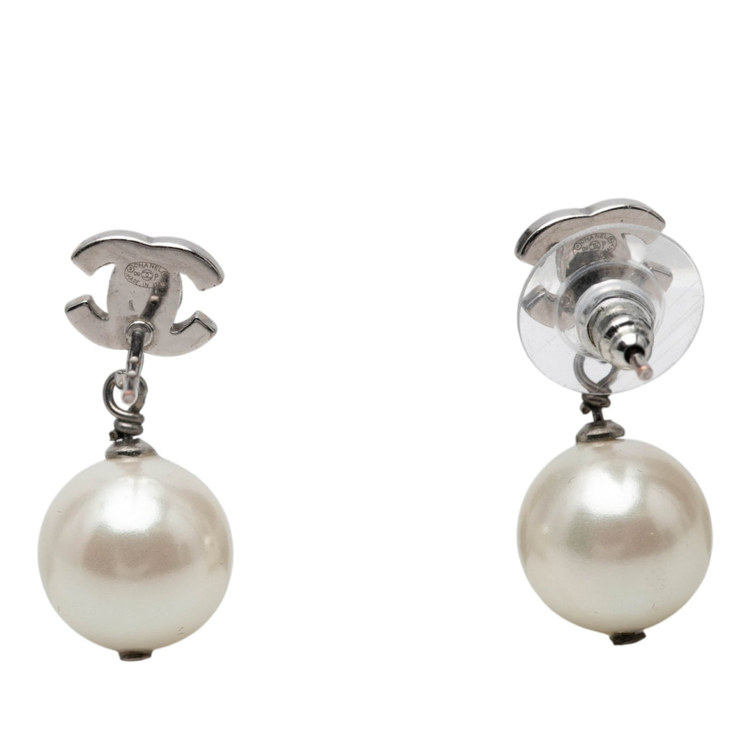 Chanel CC Brass Strass et Perles fantaisie pendantes Bullet Back Boucles d’oreilles