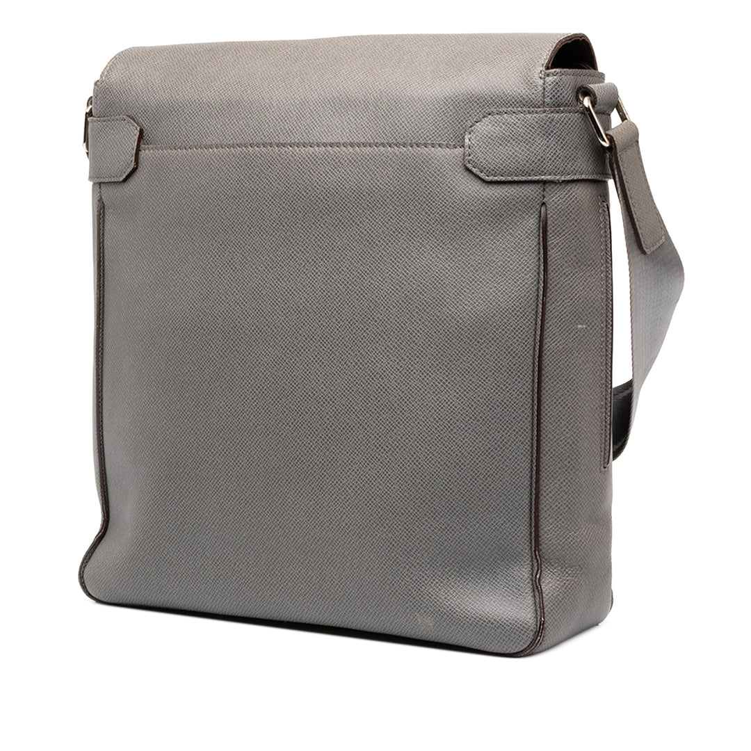 Louis Vuitton Taiga Roman MM Gris – vue 2 – GABY PARIS