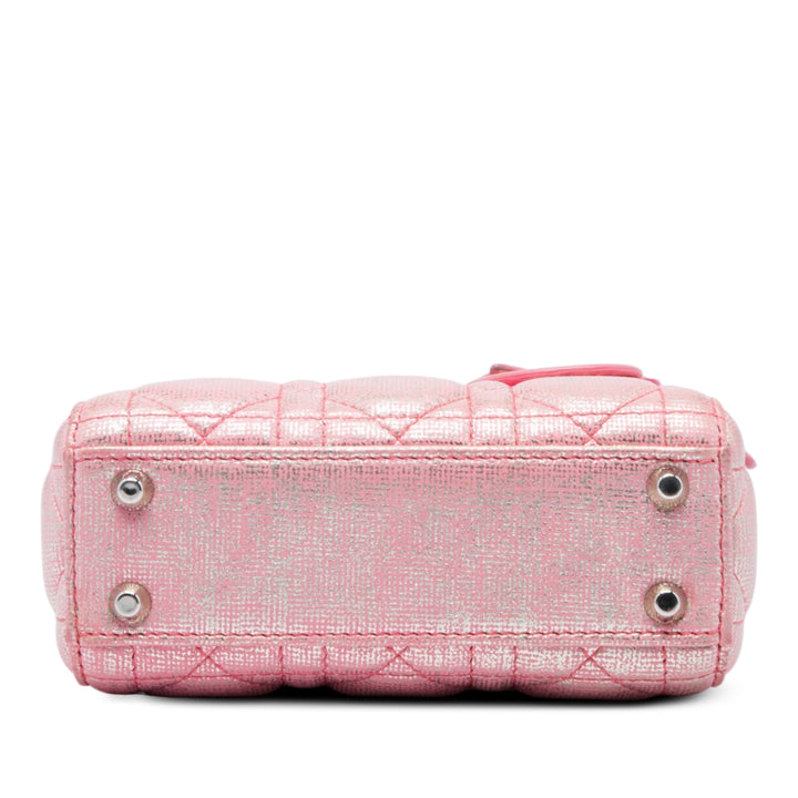Dior Lady Dior Métallisé Irisé Cannage Micro Cuir d'agneau Rose – vue 3 – GABY PARIS