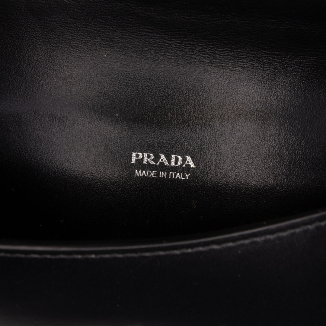 Prada Cuir de veau Envelope Pochette avec chaîne
