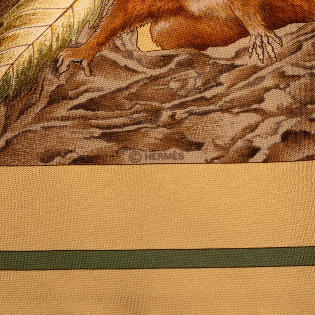 Hermès Casse Noisette Soie Foulard 90