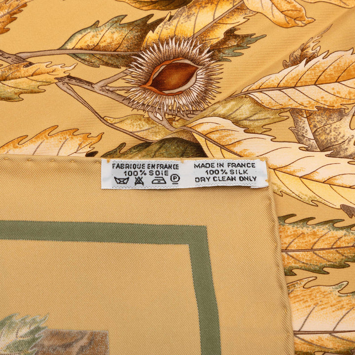 Hermès Casse Noisette Soie Foulard 90