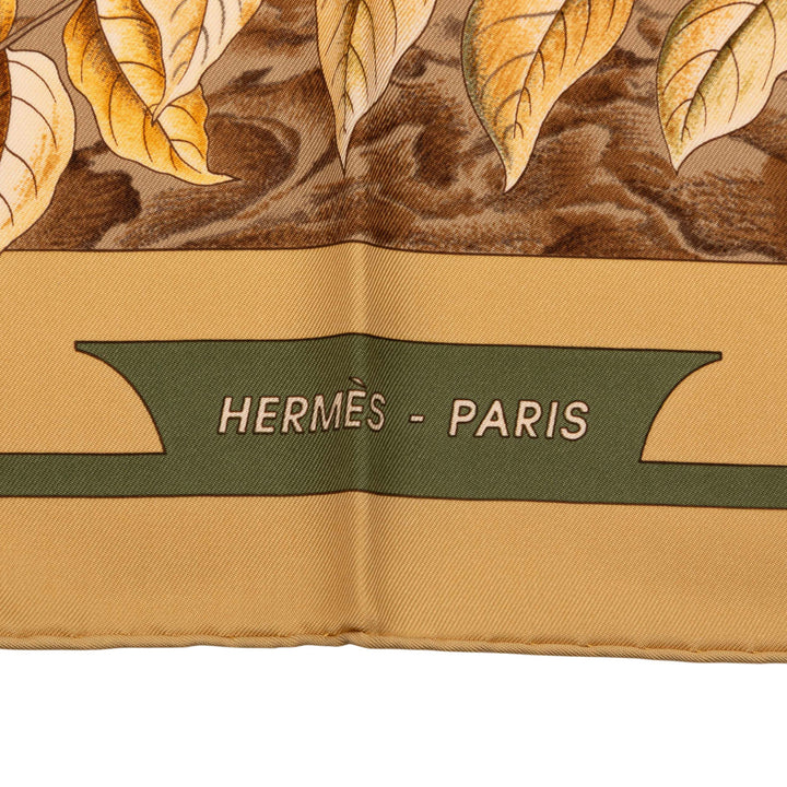 Hermès Casse Noisette Soie Foulard 90