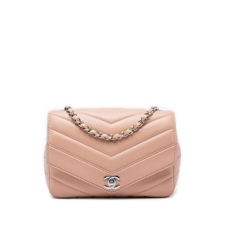 Chevron Data Center Enveloppe à rabat Petit Cuir caviar Beige