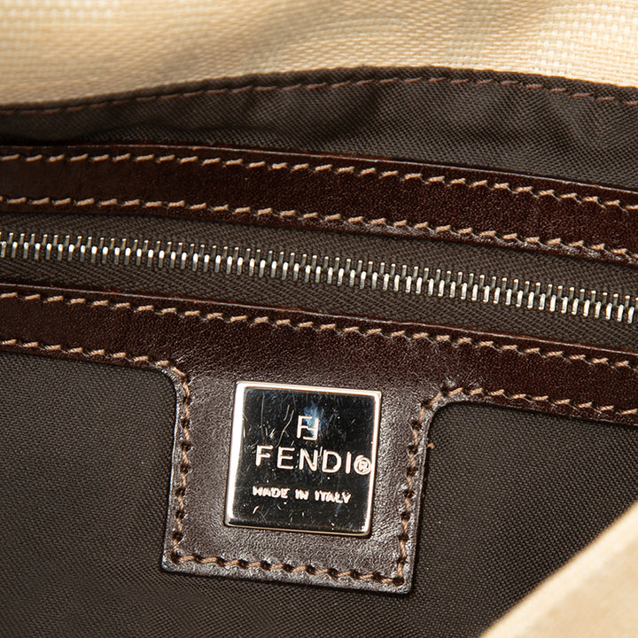 Fendi Sac porté épaule Zucca Baguette Beige – vue 5 – GABY PARIS
