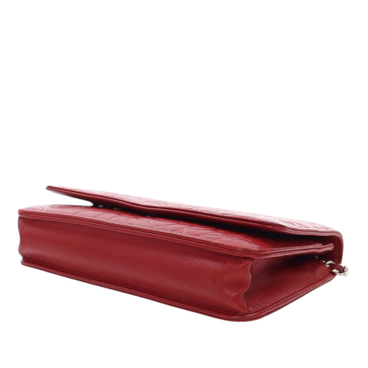 Chanel CC embossé Cuir d’agneau Camellia Wallet on Chain
