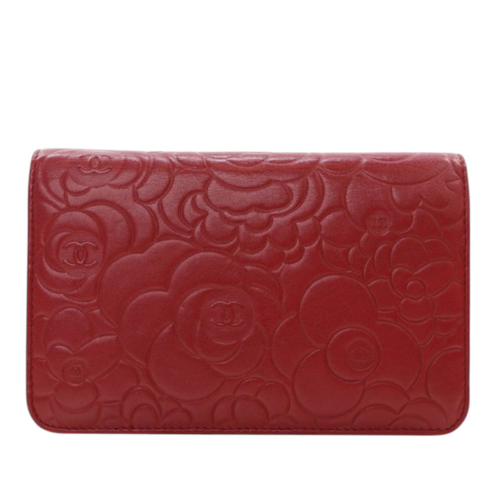 Chanel CC embossé Cuir d’agneau Camellia Wallet on Chain
