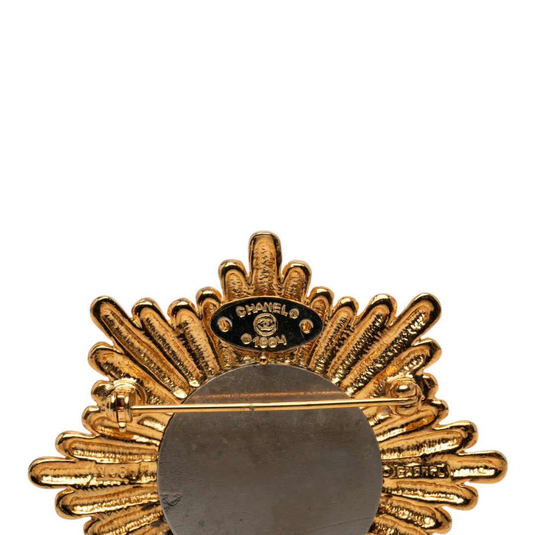 Chanel CC plaqué Starburst Broche
