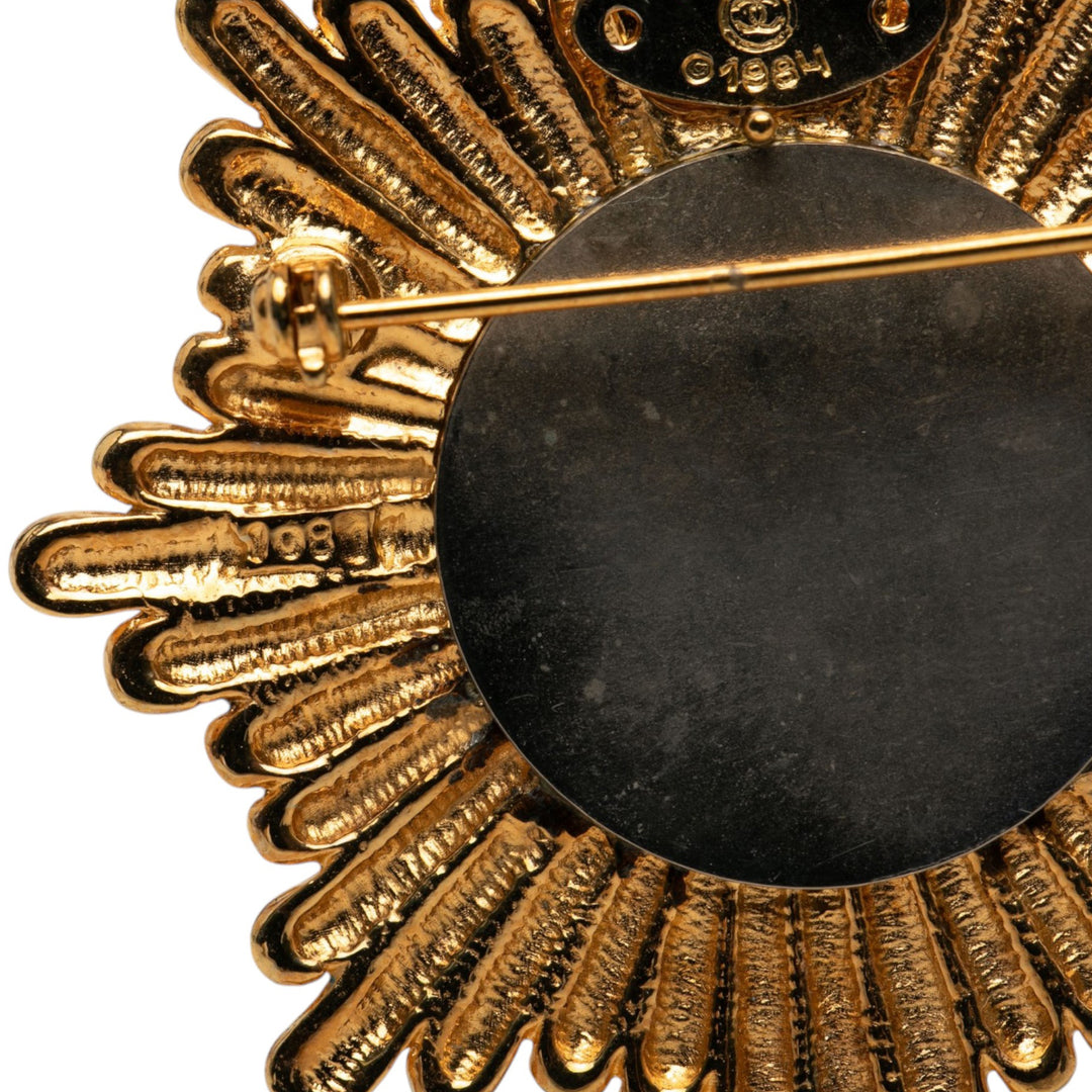 Chanel CC plaqué Starburst Broche