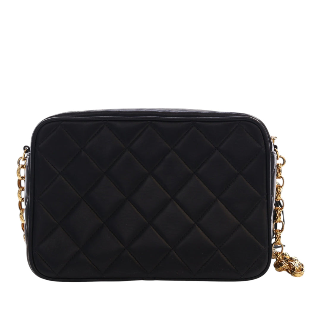 Chanel Small Matelassé Cuir d’agneau Diana Pompon Sac caméra