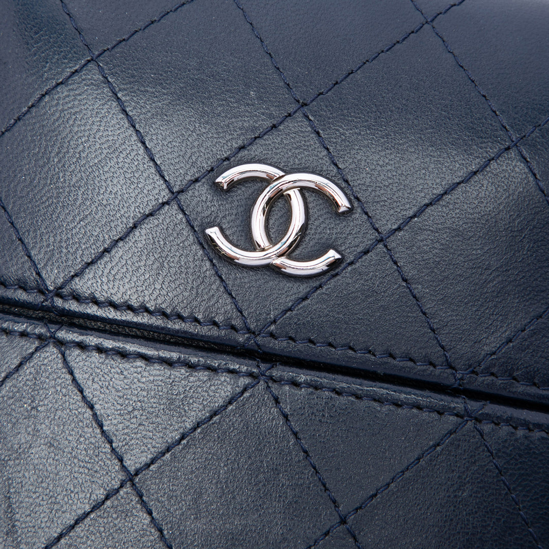 Chanel CC Matelassé Sac rond à chaîne Étui téléphone Cuir d'agneau