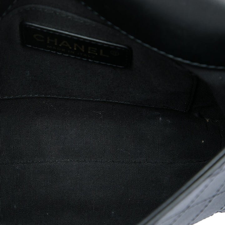 Chanel Small Surpiqué Cuir de veau Covered CC à rabat