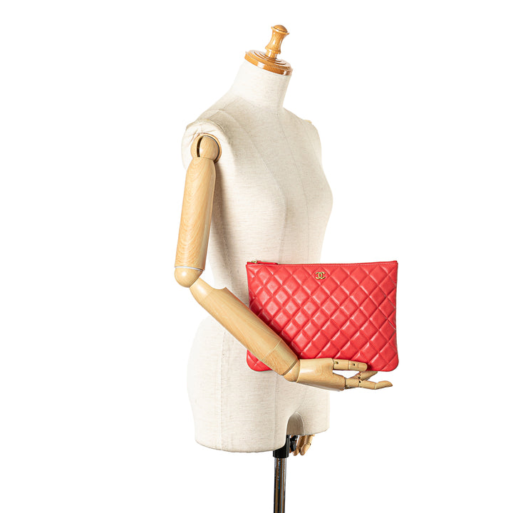 Medium Quilted Lambskin O Case Clutch Red - Gaby Paris