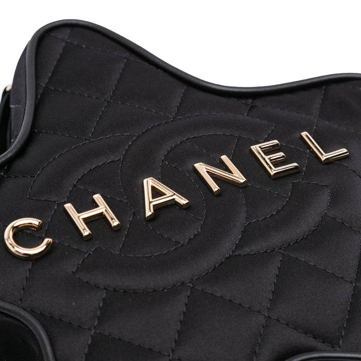 Chanel Quilted Satin Walk Of Fame Star Sac porté croisé Noir – GABY PARIS Authentique