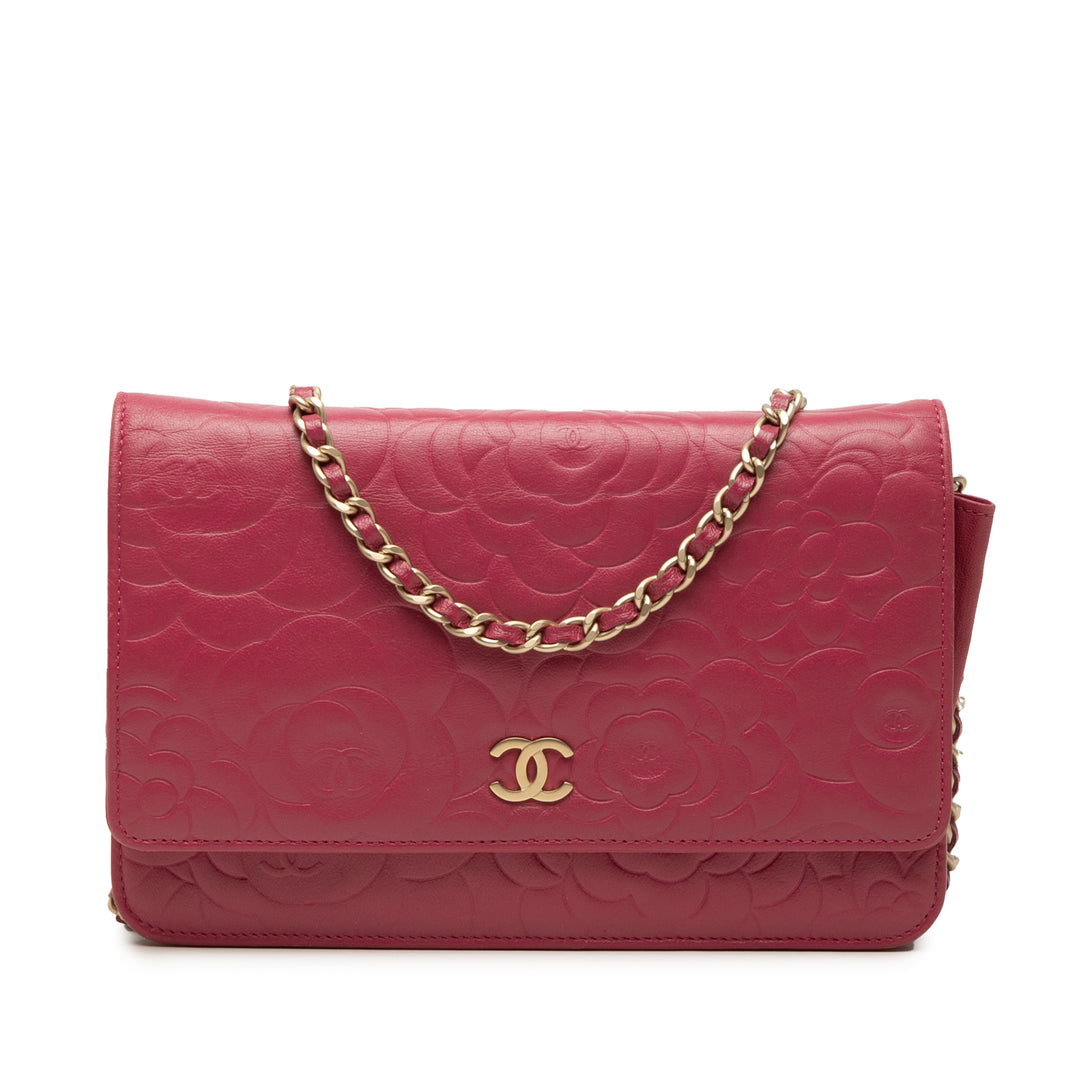 Chanel CC embossé Cuir d’agneau Camellia Wallet on Chain