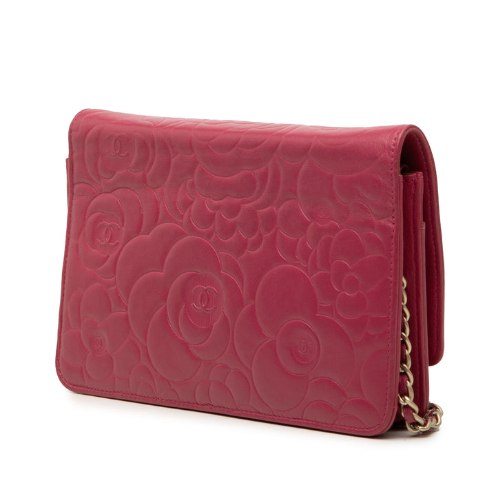 Chanel CC embossé Cuir d’agneau Camellia Wallet on Chain