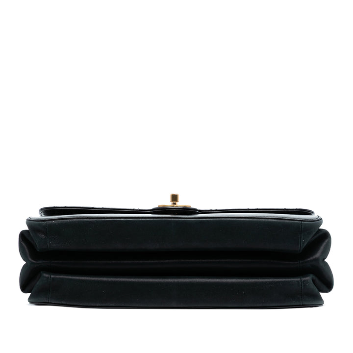 Chanel Paris Cosmopolite vieilli Cuir de veau Straight Lined à rabat – GABY PARIS Authentique