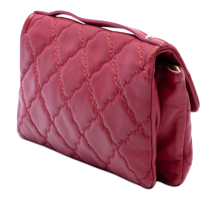 Chanel Matelassé Double Stitch Hamptons Pochette avec chaîne Cuir de veau